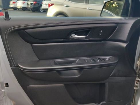 Used 2016 GMC Acadia SLE image 24