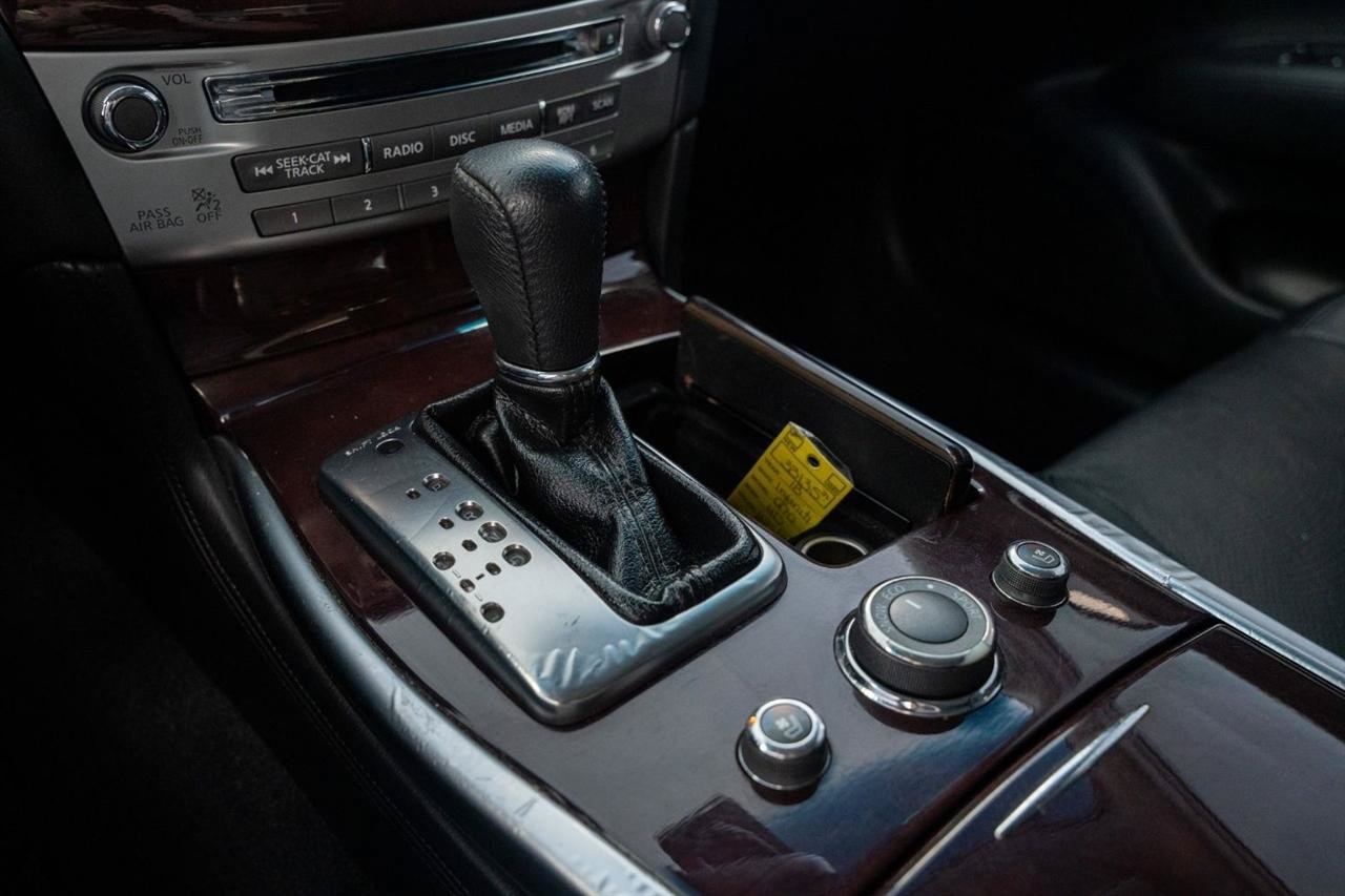 Used 2018 INFINITI Q70 L 3.7 AWD/4WD image 19