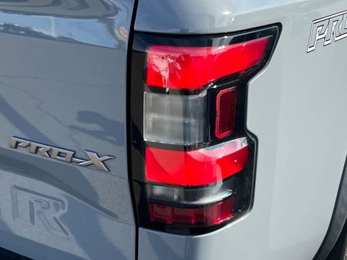 Used 2022 Nissan Frontier Pro-X w/ Pro-X Premium Package image 17