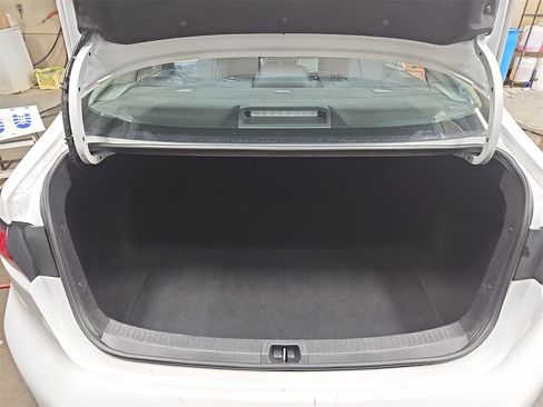 Used 2024 Toyota Corolla LE image 12