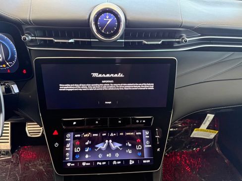 Used 2025 Maserati Grecale Modena AWD/4WD image 19