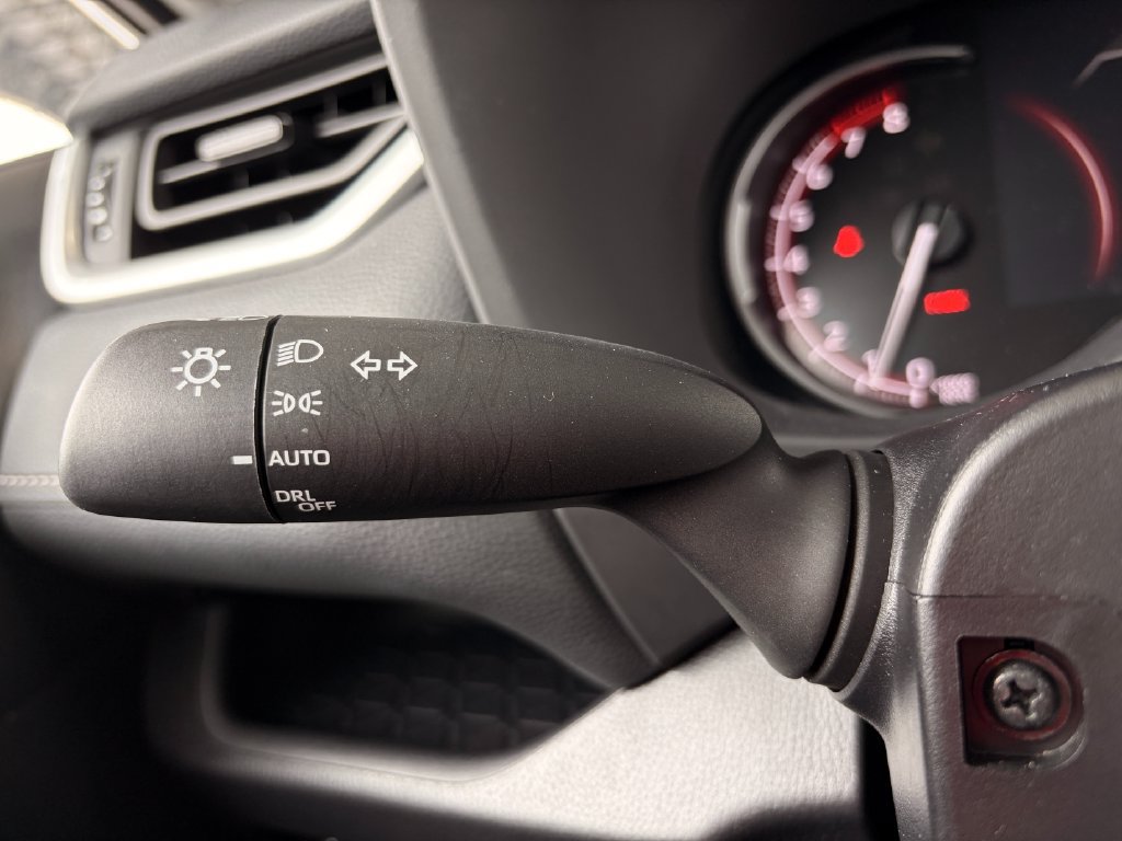 Used 2025 Toyota RAV4 XLE AWD/4WD image 16
