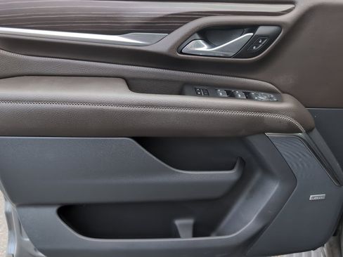 Used 2021 GMC Yukon Denali w/ Denali Premium Package image 11