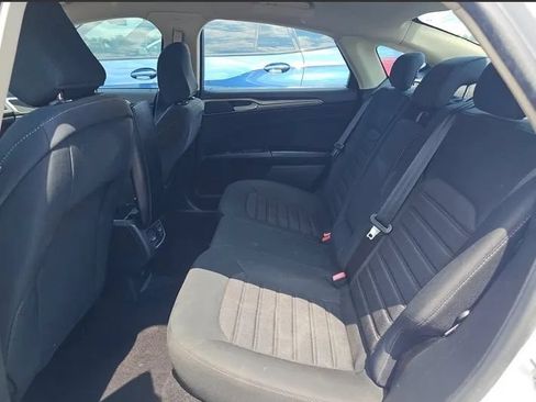 Used 2020 Ford Fusion SE FWD image 8