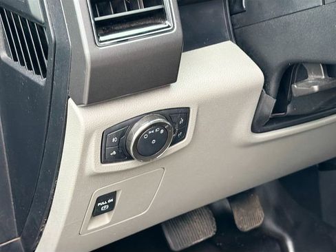 Used 2020 Ford F150 XLT w/ Trailer Tow Package image 10