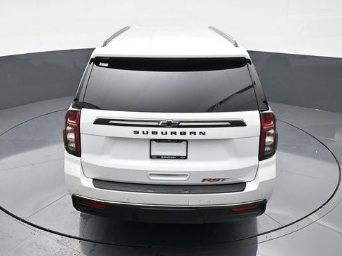 Used 2022 Chevrolet Suburban RST w/ Luxury Package image 15