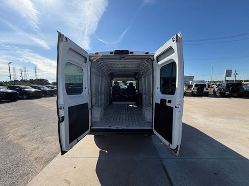 Used 2023 RAM ProMaster 2500 FWD image 7