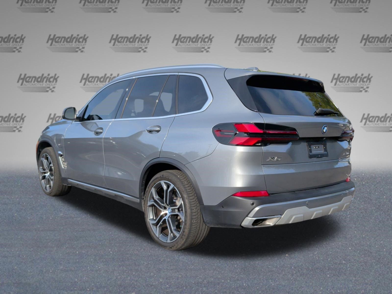 Used 2025 BMW X5 xDrive50e AWD/4WD image 9