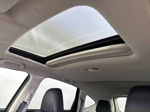 Used 2016 Honda CR-V Touring image 19