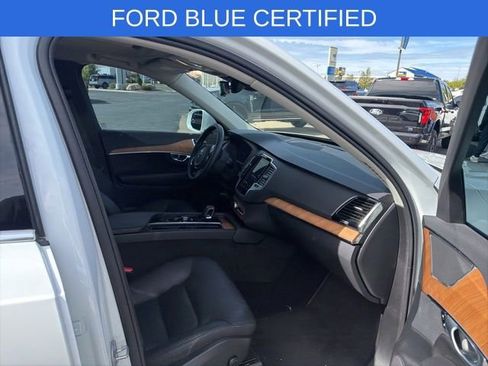 Used 2024 Volvo XC90 B5 Plus AWD/4WD image 30