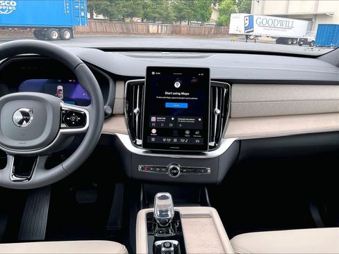 New 2026 Volvo XC90 T8 Plus w/ Protection Package AWD/4WD image 9