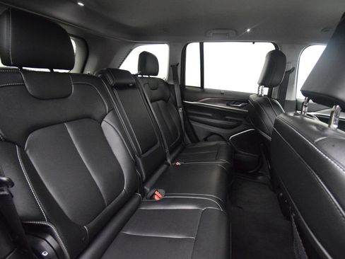 Used 2024 Jeep Grand Cherokee Limited w/ Luxury Tech Group II AWD/4WD image 24