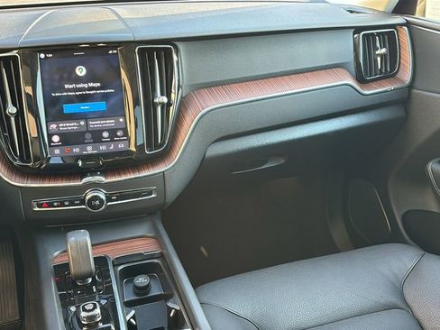 Certified 2024 Volvo XC60 B5 Plus AWD/4WD image 8