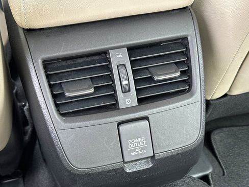 Certified 2018 Honda Clarity Touring image 14