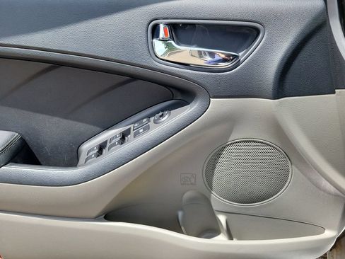 Used 2015 Kia Forte LX FWD image 23