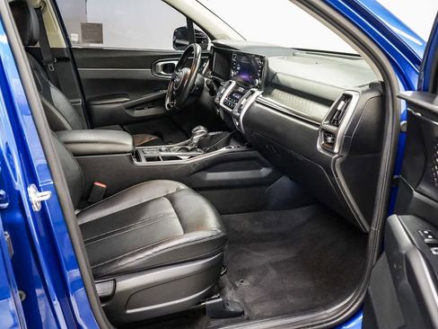 Used 2022 Kia Sorento S image 16