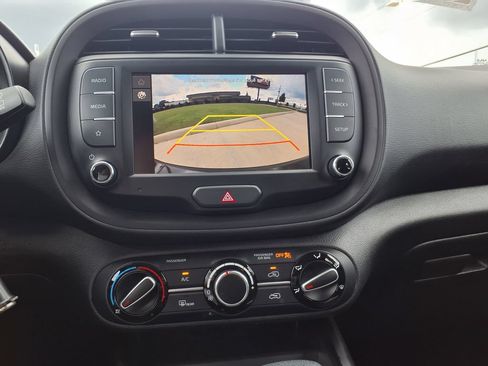 Used 2025 Kia Soul LX w/ LX Technology Package FWD image 27
