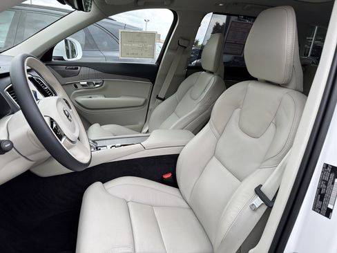 Used 2025 Volvo XC90 B6 Ultra w/ Protection Package Premier AWD/4WD image 10