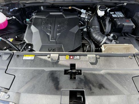 Used 2025 Kia Carnival SX w/ SX Dark Edition Package image 63