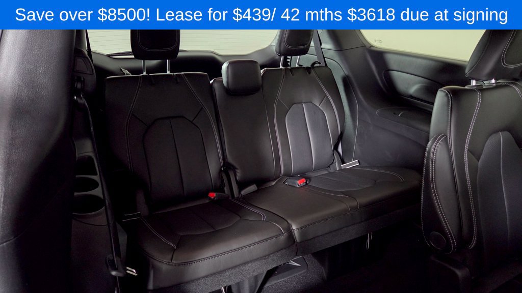 New 2026 Chrysler Pacifica Select FWD image 33
