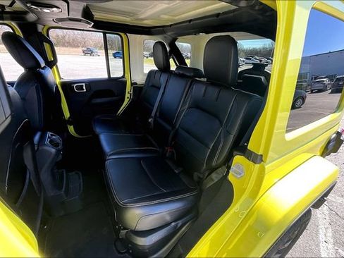 Used 2022 Jeep Wrangler Unlimited Sahara AWD/4WD image 22