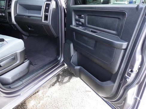 Used 2018 RAM 1500 Express w/ Express Value Package image 30