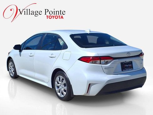 Used 2026 Toyota Corolla LE FWD image 3