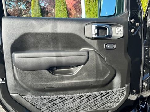 New 2025 Jeep Wrangler Unlimited Rubicon image 14