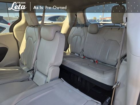 Used 2017 Chrysler Pacifica Touring-L Plus w/ Advanced Safetytec Group image 16