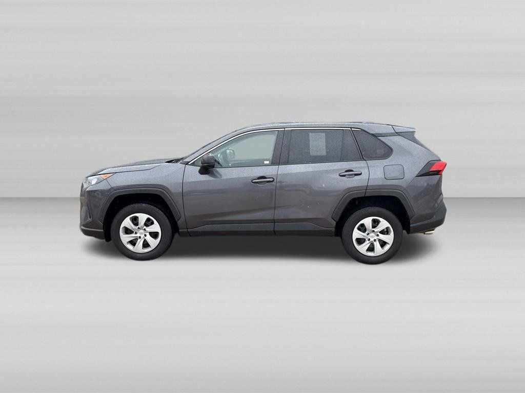 Used 2022 Toyota RAV4 LE AWD/4WD image 8