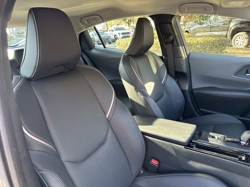 Used 2023 Toyota Prius XLE image 17