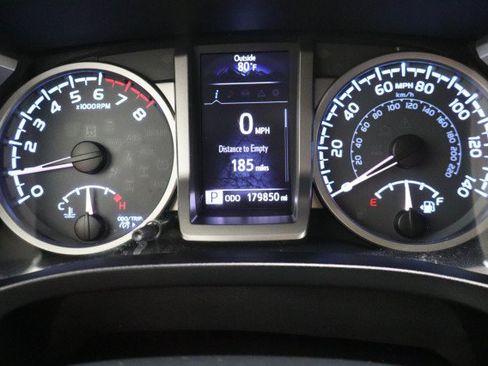 Used 2017 Toyota Tacoma SR5 w/ Tow Package RWD image 53