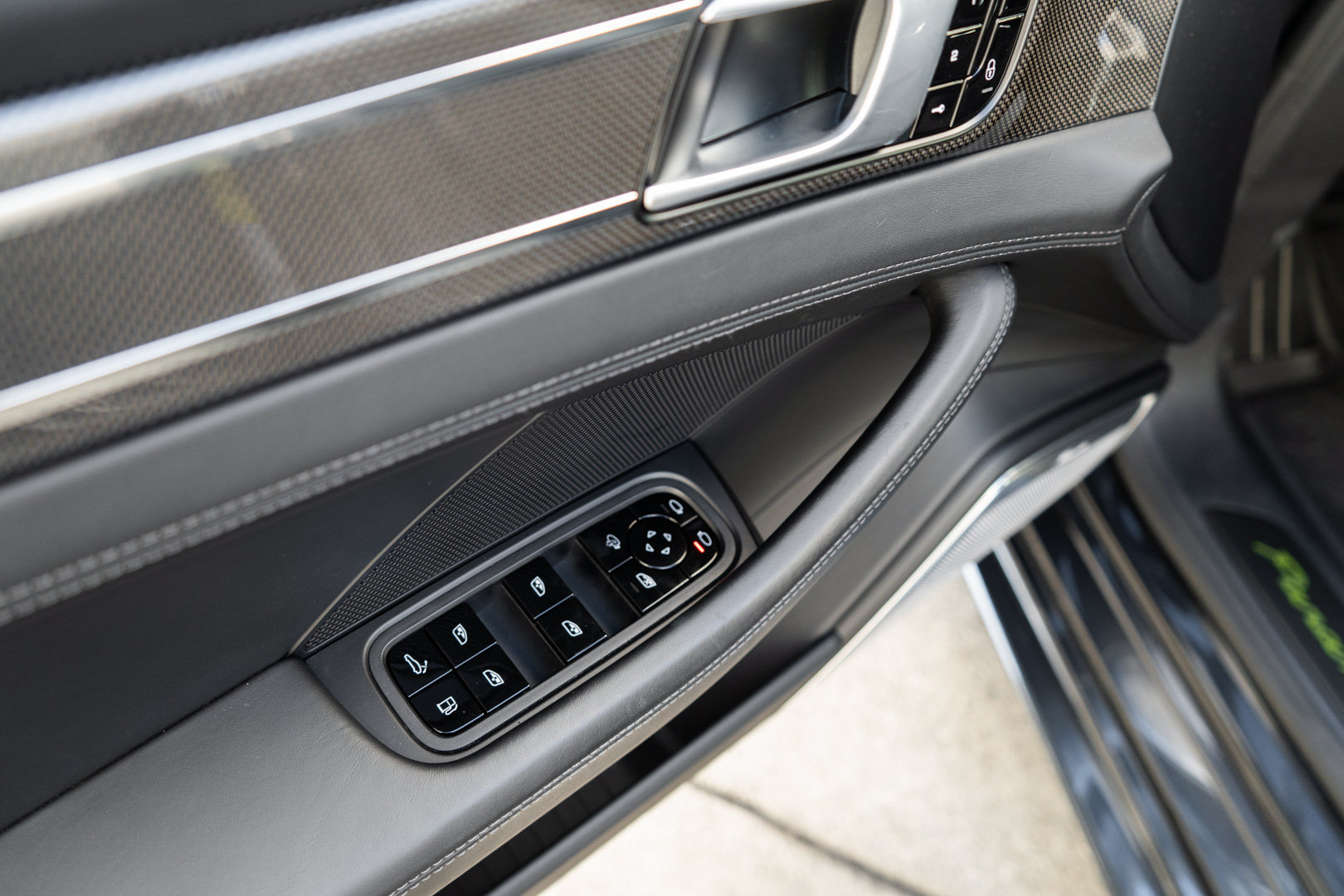 Used 2018 Porsche Panamera Turbo S AWD/4WD image 11