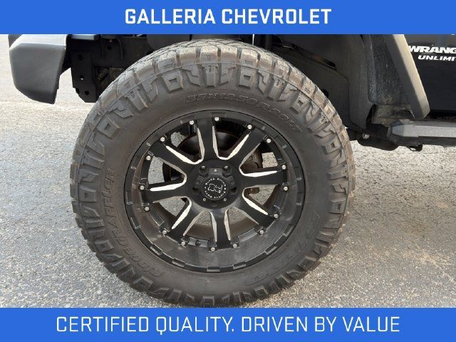 Used 2015 Jeep Wrangler Unlimited Sahara w/ Connectivity Group AWD/4WD image 2