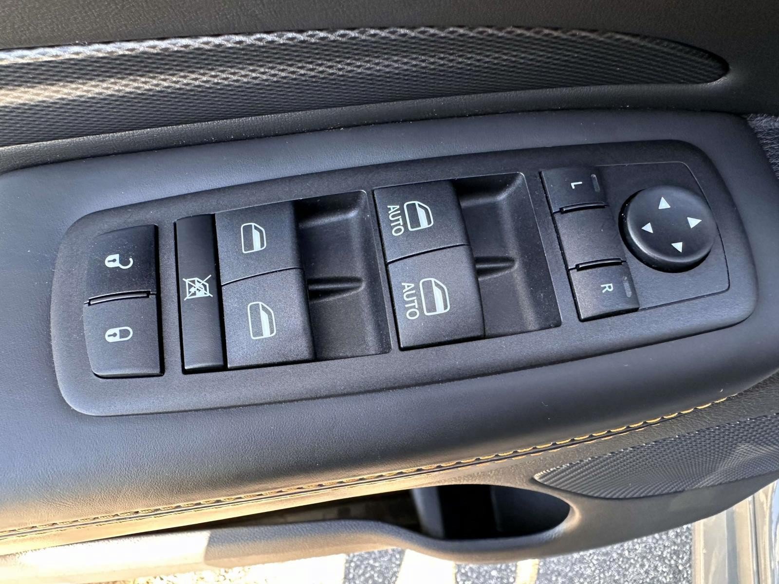 Used 2023 Dodge Durango R/T AWD/4WD image 9