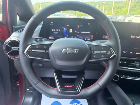 Certified 2024 Chevrolet Equinox EV RS FWD image 23