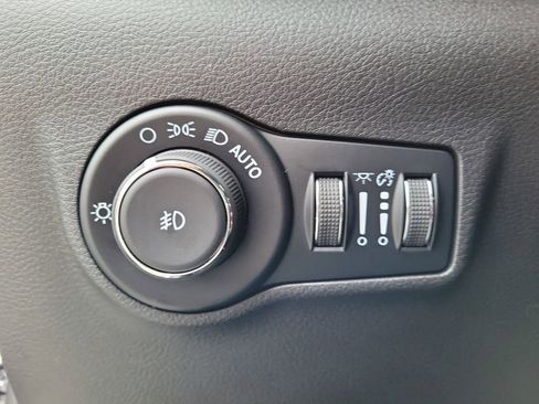 New 2026 Jeep Compass Latitude image 21