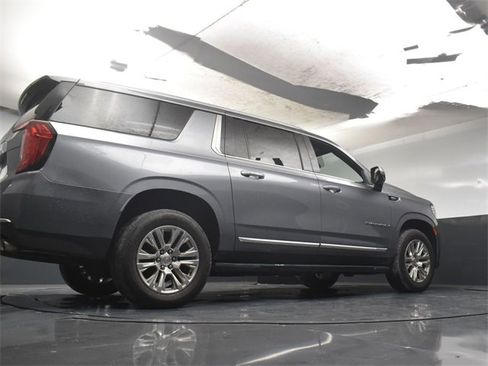Used 2022 GMC Yukon XL Denali image 35