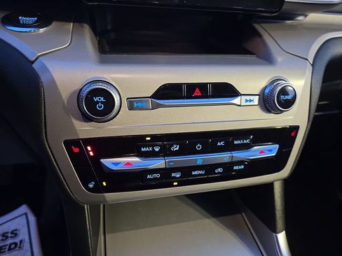 Used 2023 Ford Explorer XLT w/ Equipment Group 202A image 24