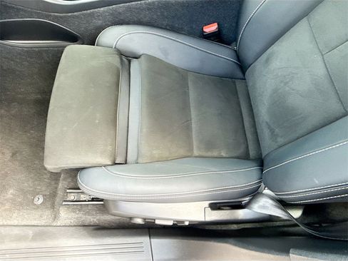 Used 2023 Volvo XC40 Recharge Plus image 21