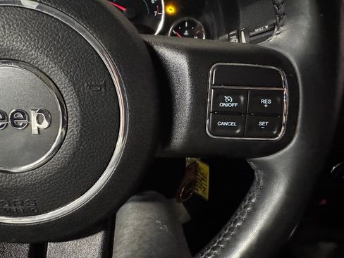 Used 2018 Jeep Wrangler Sport image 21