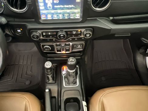 Used 2021 Jeep Wrangler Unlimited Sahara w/ Cold Weather Group image 17