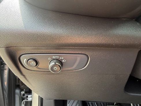 Used 2022 Buick Envision Essence w/ Sport Touring Package AWD/4WD image 23