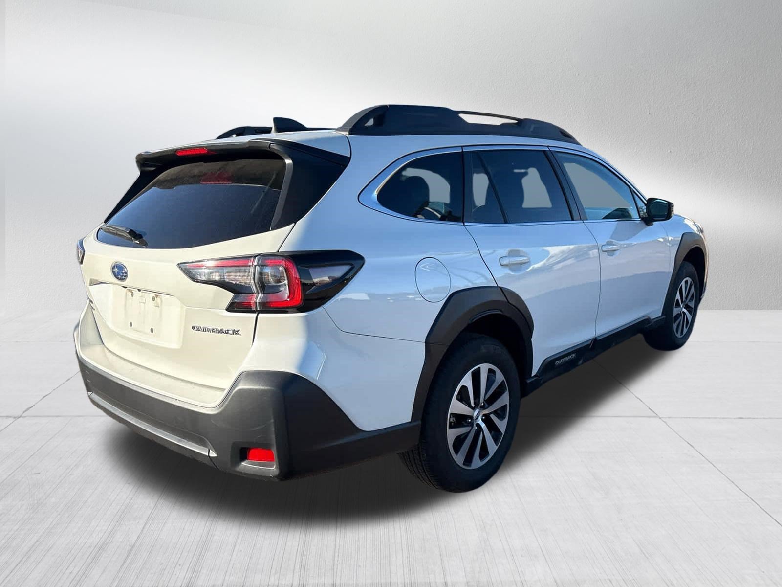 Used 2024 Subaru Outback Premium AWD/4WD image 11