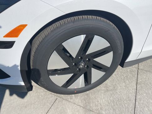 New 2025 Hyundai Ioniq 6 SE image 9