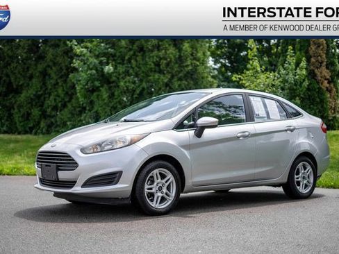 Used 2018 Ford Fiesta SE FWD image 1
