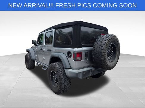 Used 2018 Jeep Wrangler Unlimited Sport S AWD/4WD image 6