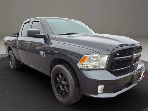 Used 2019 RAM 1500 Express w/ Express Value Package AWD/4WD image 3