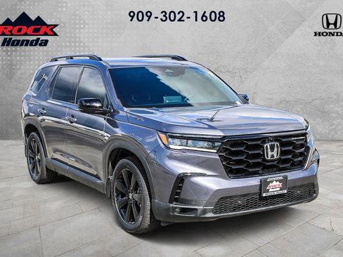 Certified 2025 Honda Pilot Black Edition image 3