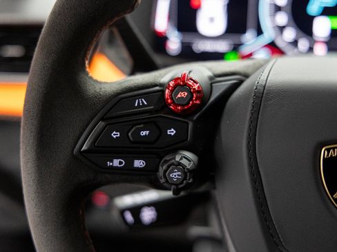 Used 2026 Lamborghini Revuelto image 38